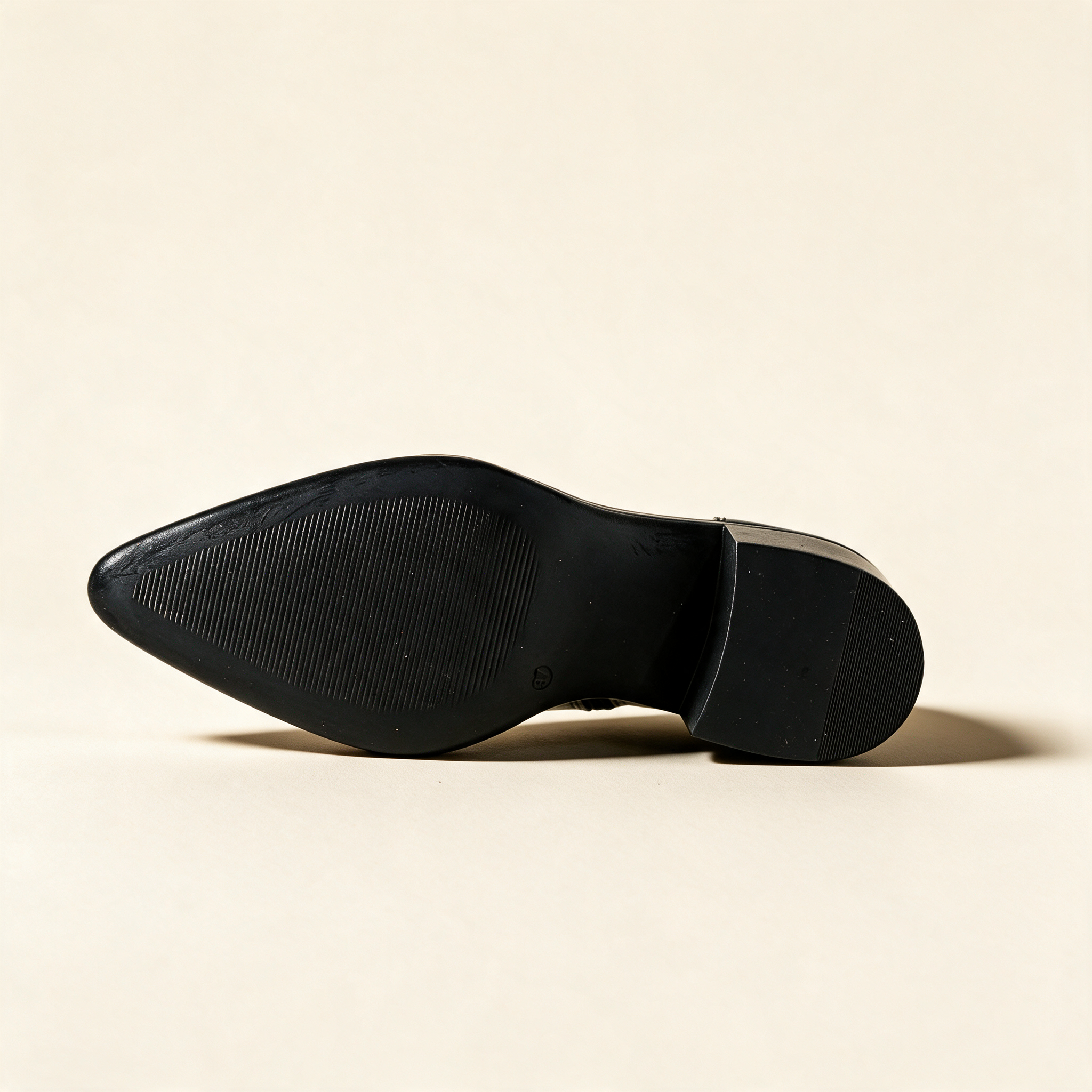 MJUS BRIO Black ankle boots, outsole view