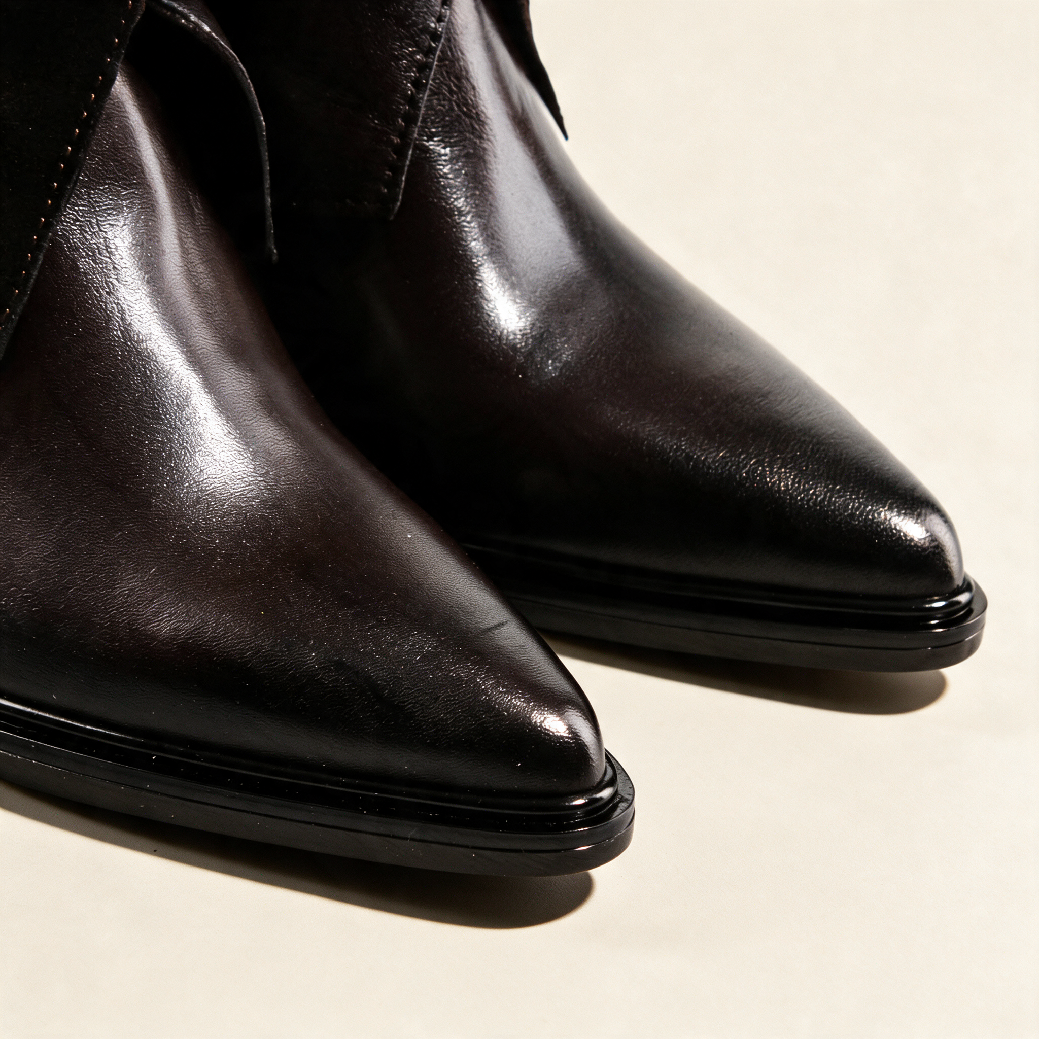 MJUS SIENA Mocha knee-high boots, toe and profile detail
