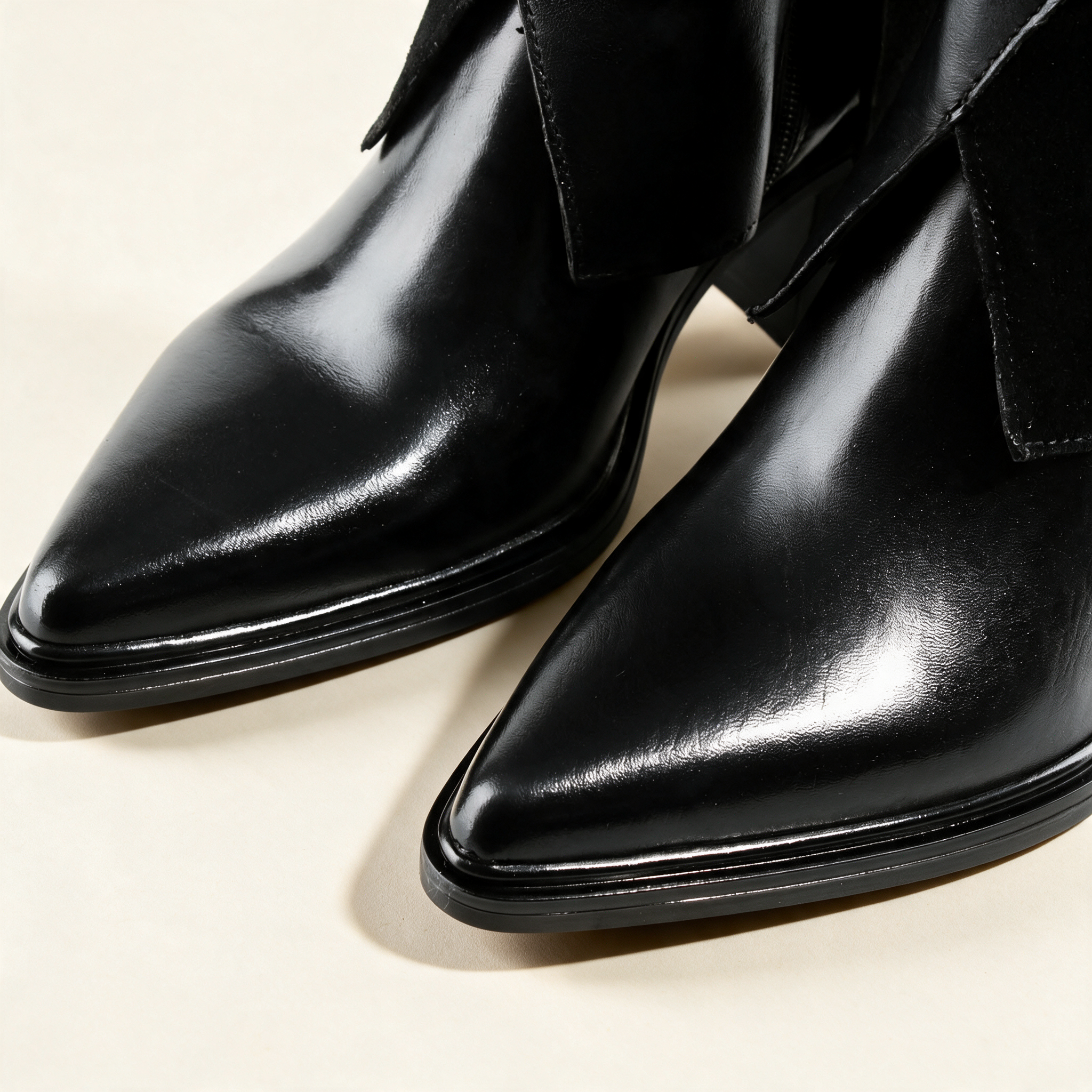 MJUS SIENA Black knee-high boots, hardware and construction detail