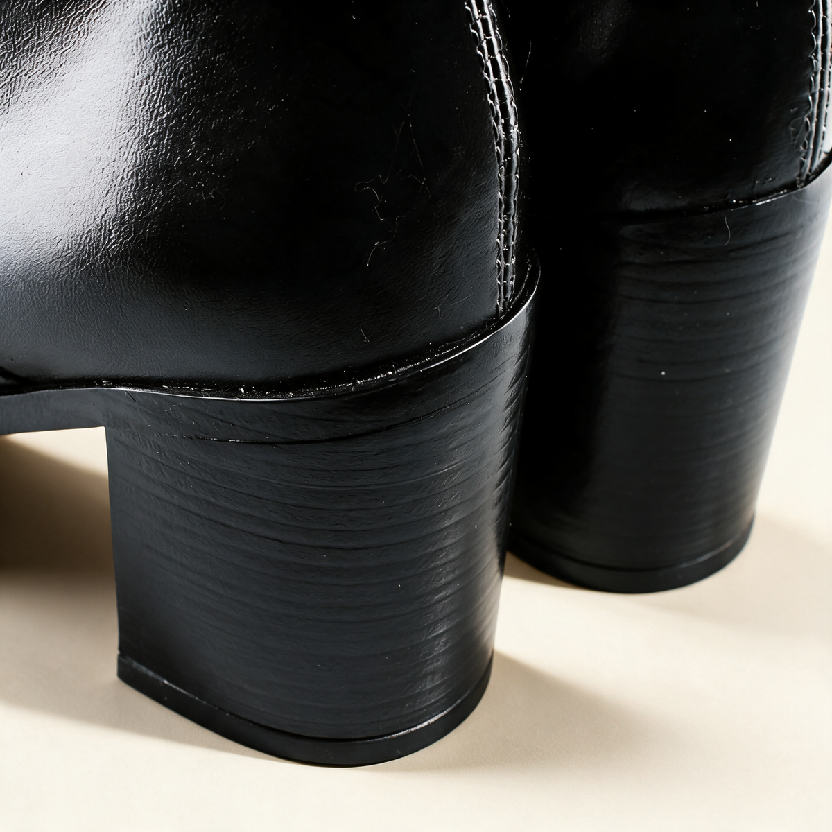 MJUS MADDALENA Black ankle boots, heel and sole detail