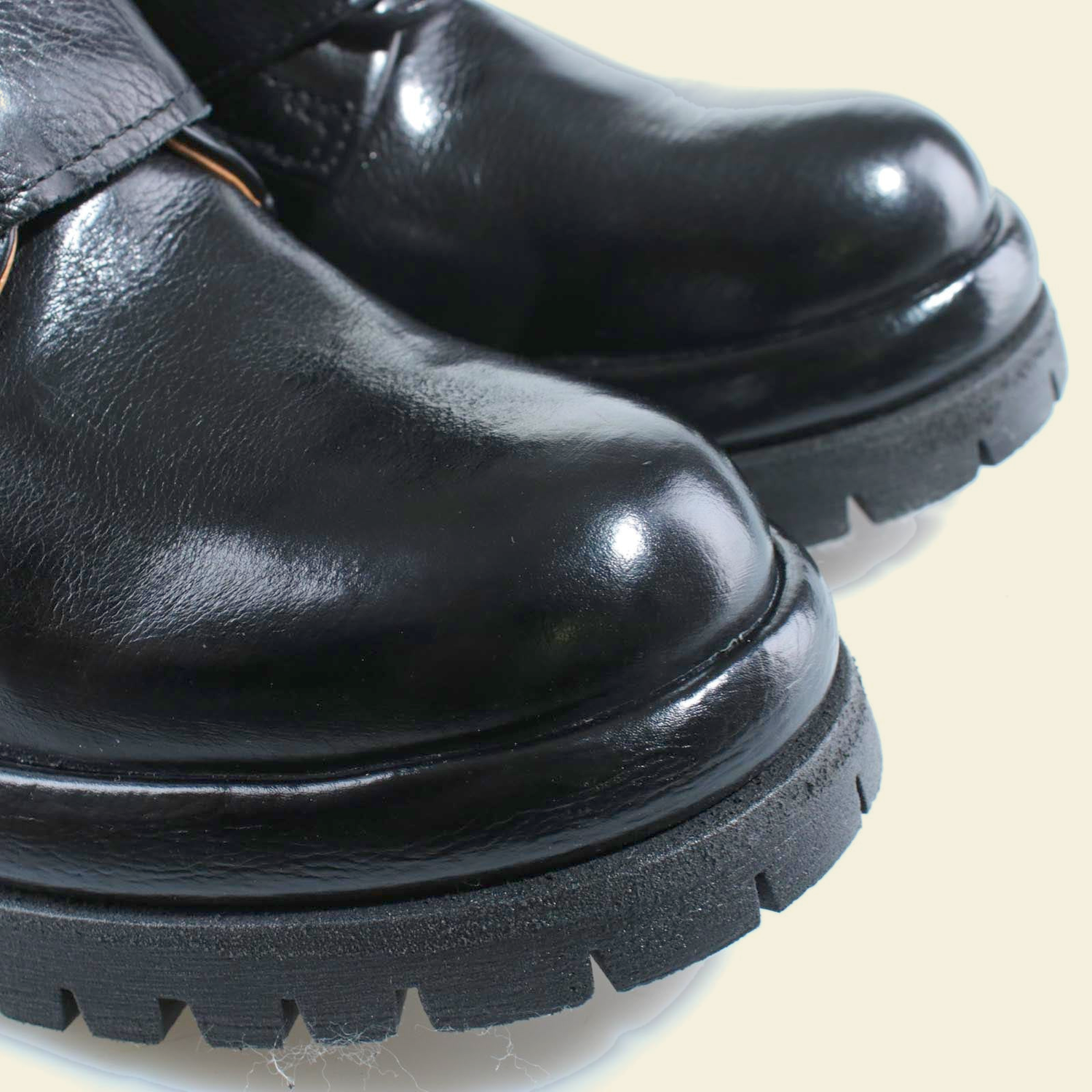 A.S.98 DRAKIE Black ankle boot, rounded leather toe detail 