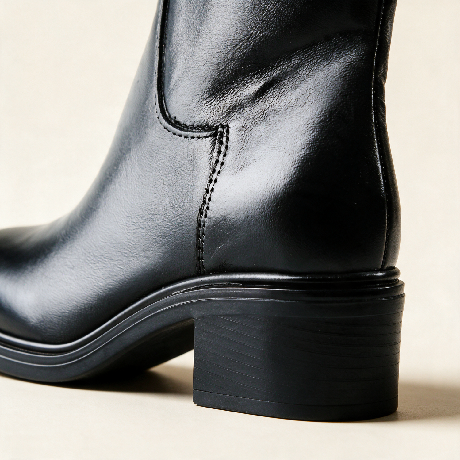 MJUS BRIO Black ankle boots, leather and finishing detail 