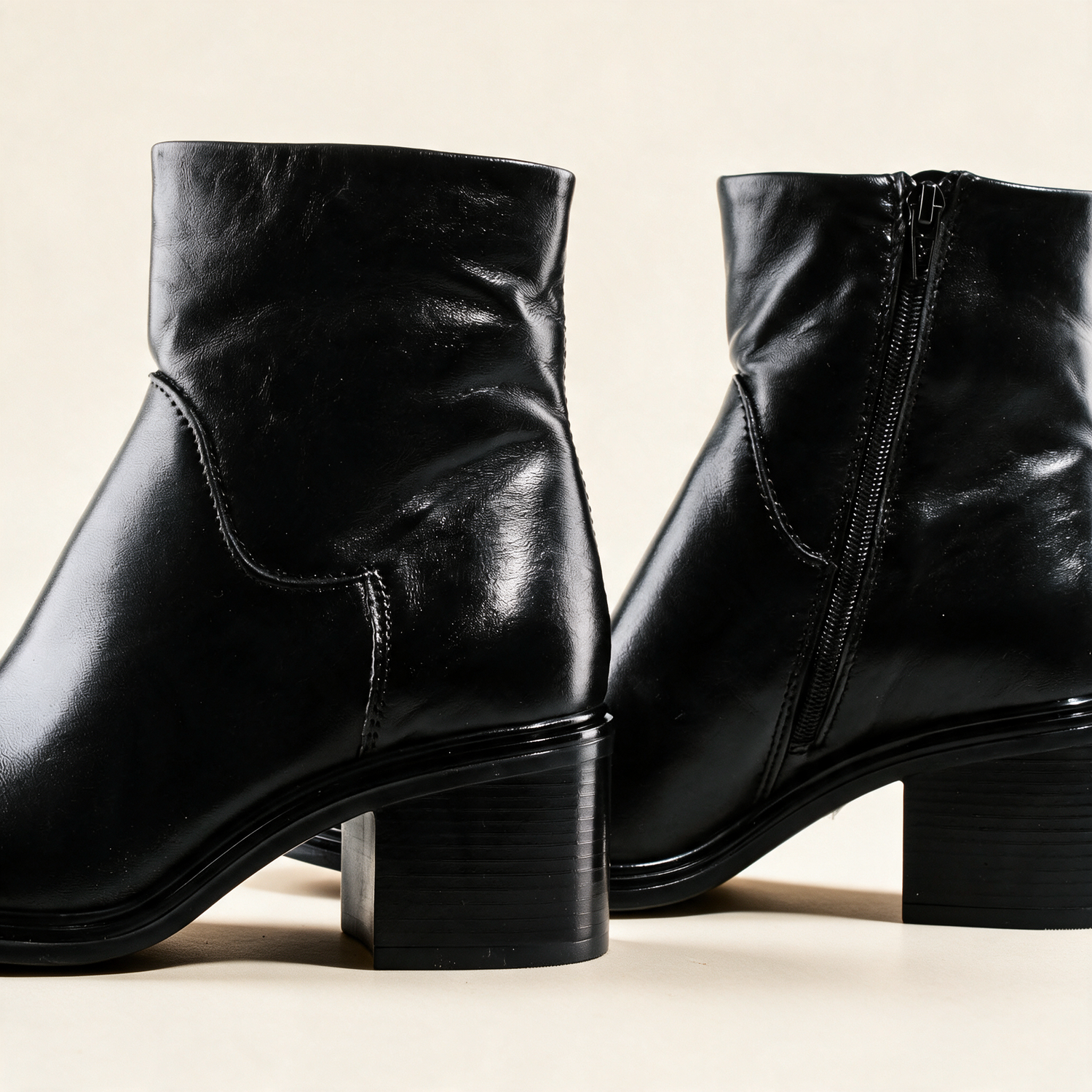 MJUS BRIO Black ankle boots, toe and profile detail 
