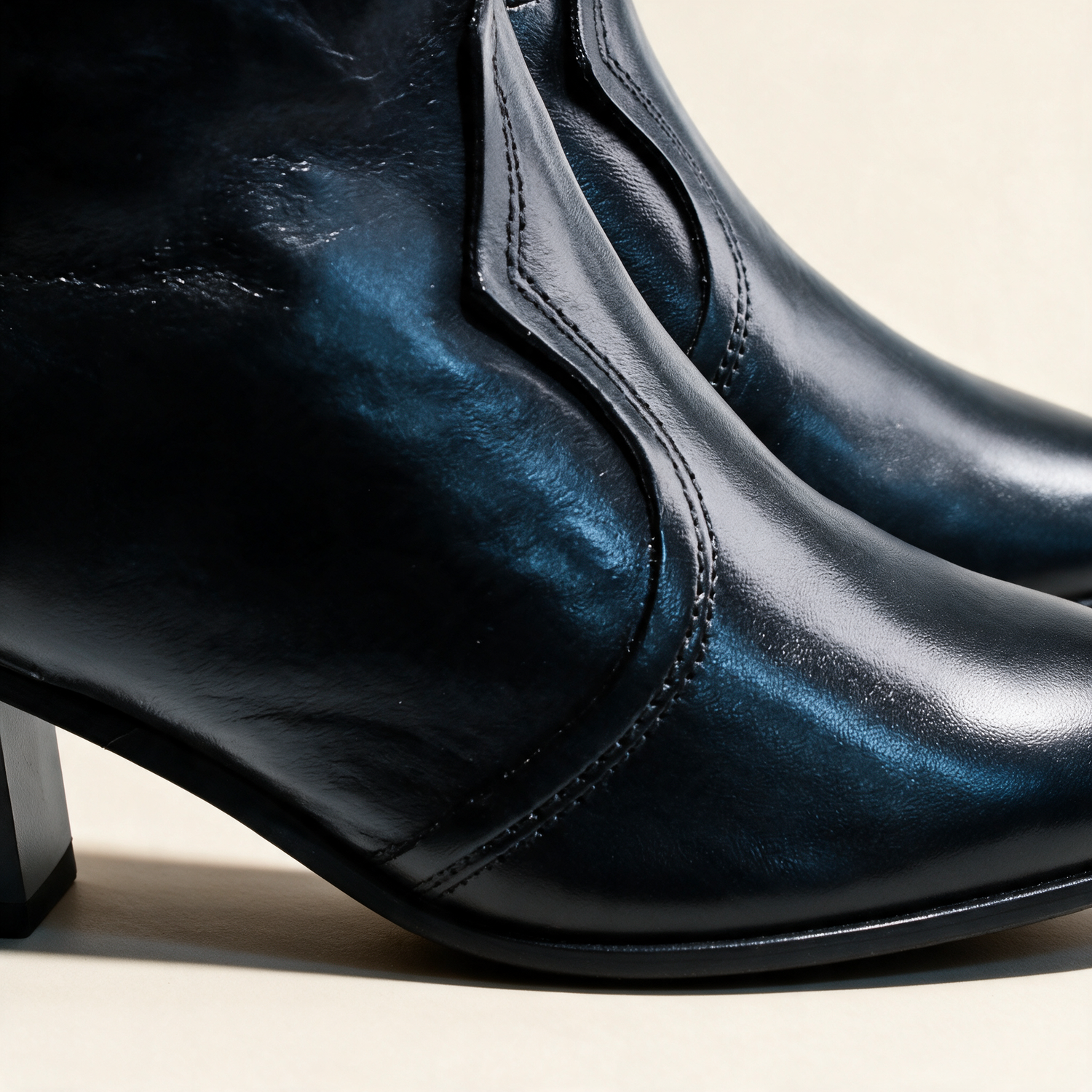 MJUS LUNA Black ankle boots, hardware and construction detail 
