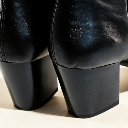 MJUS LUNA Black ankle boots, leather and finishing detail 