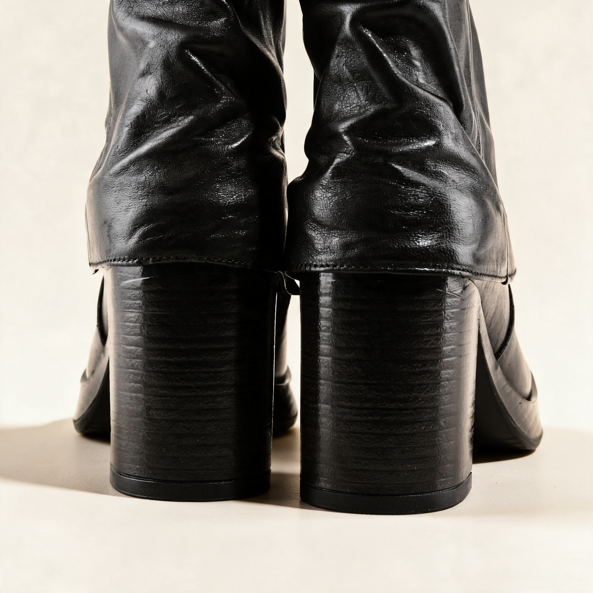 MJUS MICAELA Black mid-calf boots, heel detail 