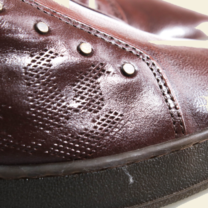 MJUS CORA Chocolate sneakers, hardware and construction detail 